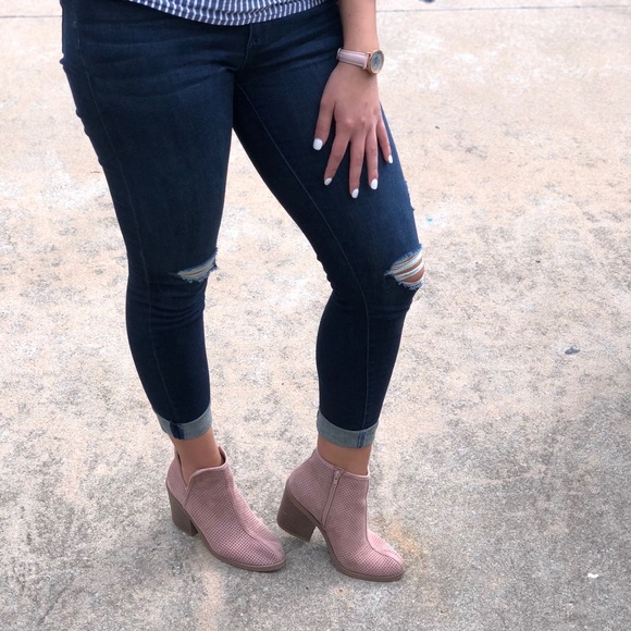 🔥LAST ONE🔥Mauve Vegan Suede Booties - Picture 2 of 3